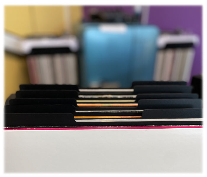 DIVISEURS EN PLASTIQUE NOIR AVEC REHAUSSEUR POUR CATALOGUE 33 TR/MIN 12" DISQUES LP (20 pcs.)