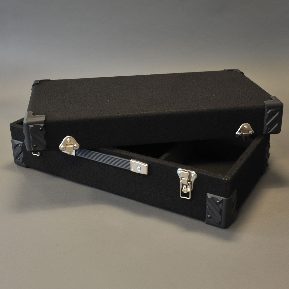 WOODEN TRUNK COVERED WITH BLACK FABRIC FOR 300 RECORDS 45 REVS 7 INCHES