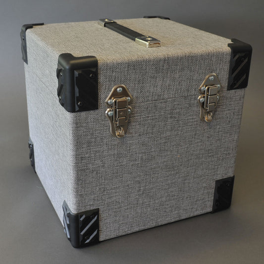BAUL DE MADERA REVESTIDO CON TEJIDO GRIS PARA DISCOS 100 LP 33 REVS 12 PULGADAS